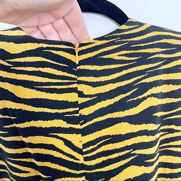 A.L.C. Jensen Tiger Print Silk Long Sleeve V-Neck Mini Dress Yellow Black Party - Picture 4 of 6